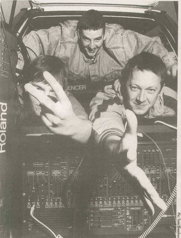 808 State Single Review: Azura